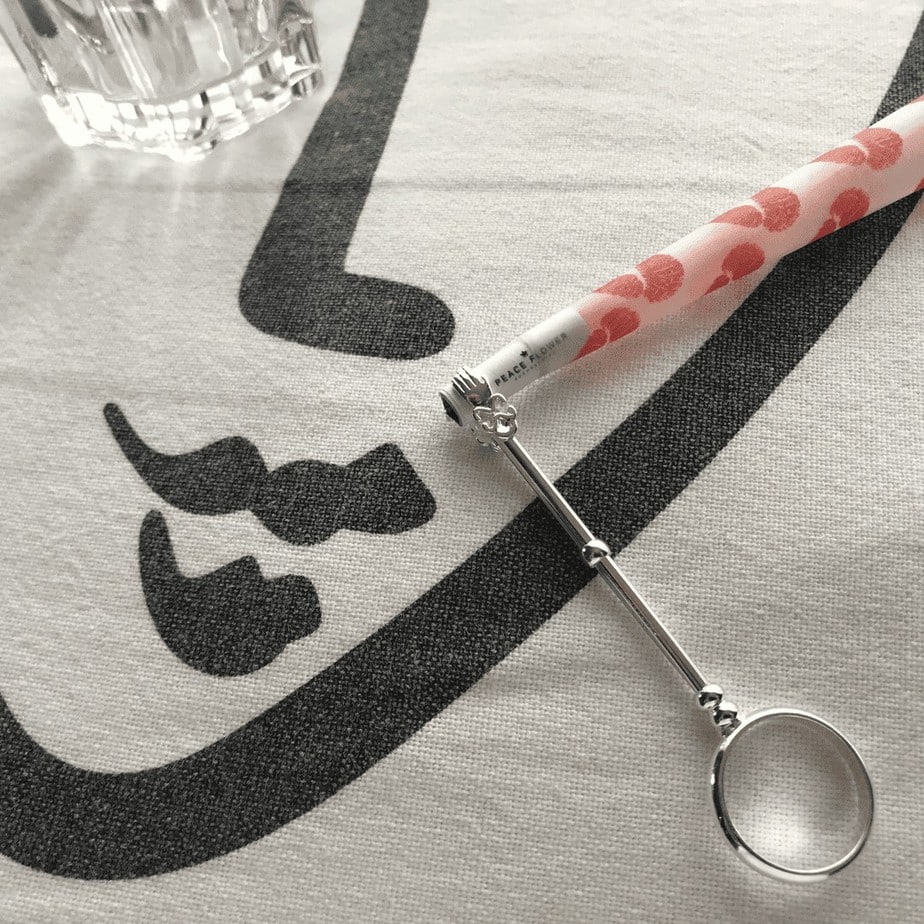 Peace-Of-Mind Smoke Holder Hand - Image 5
