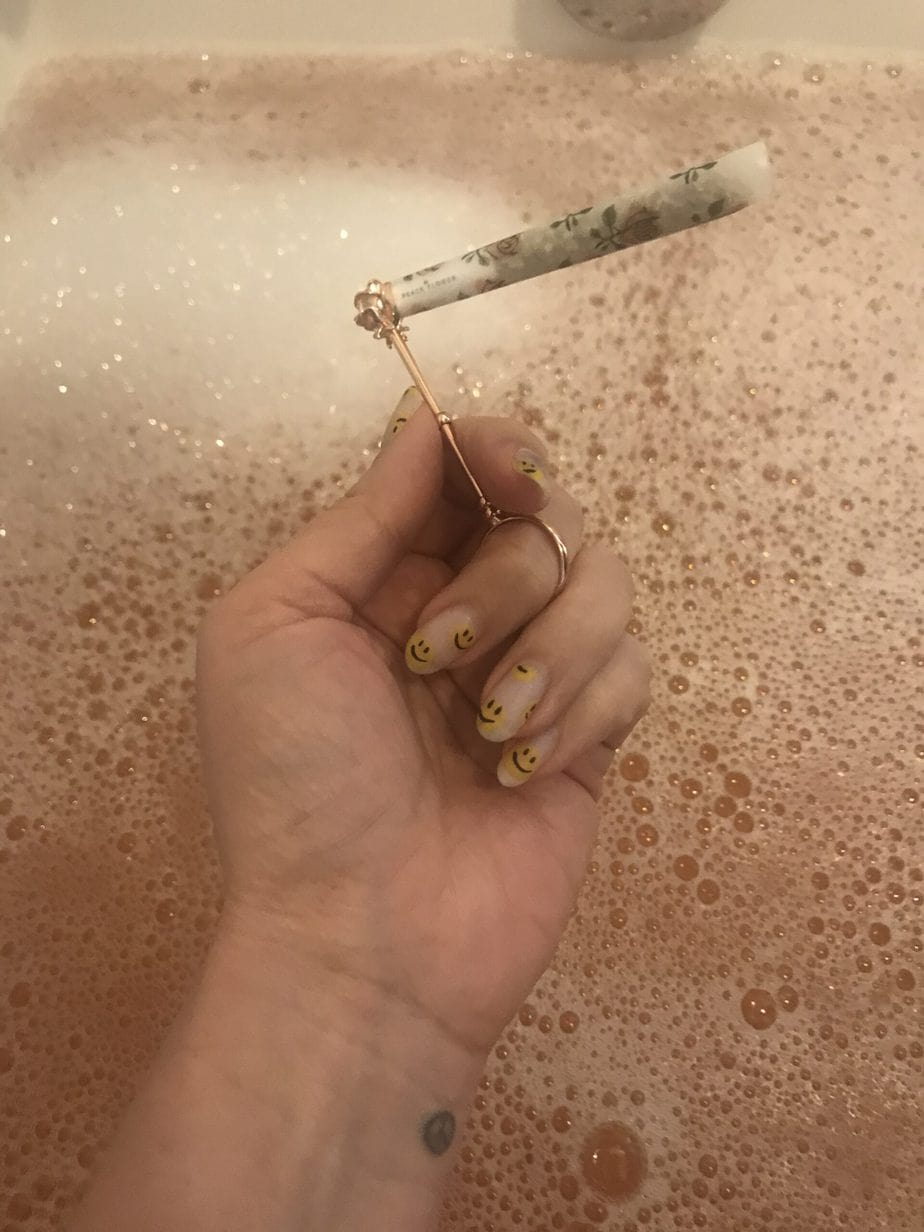 Peace-Of-Mind Smoke Holder Rose - Image 6